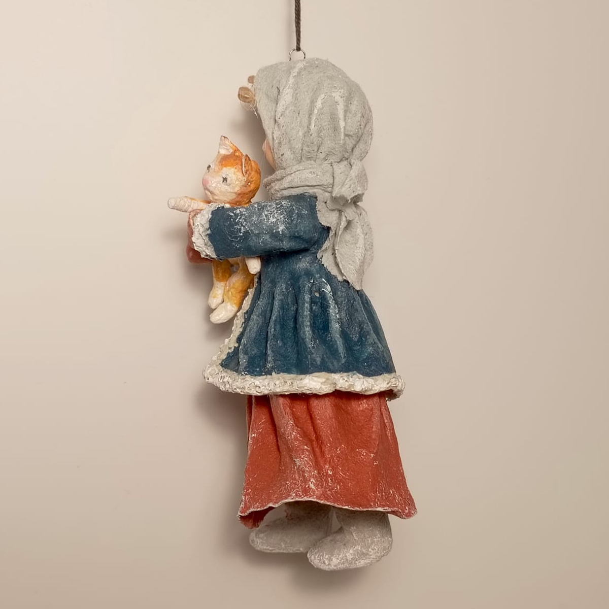 Зимушка с котёнком